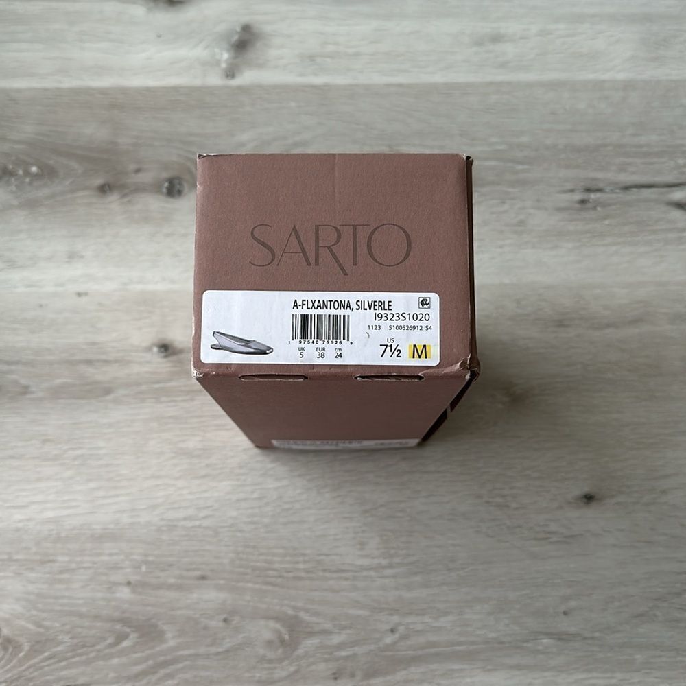 Franco Sarto Flexa Antona Flat Slingbacks Silver 7.5 NWT IN BOX - Picture 6 of 10